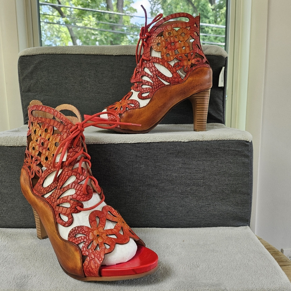 Beautiful L'Artiste Spring Step Shoes